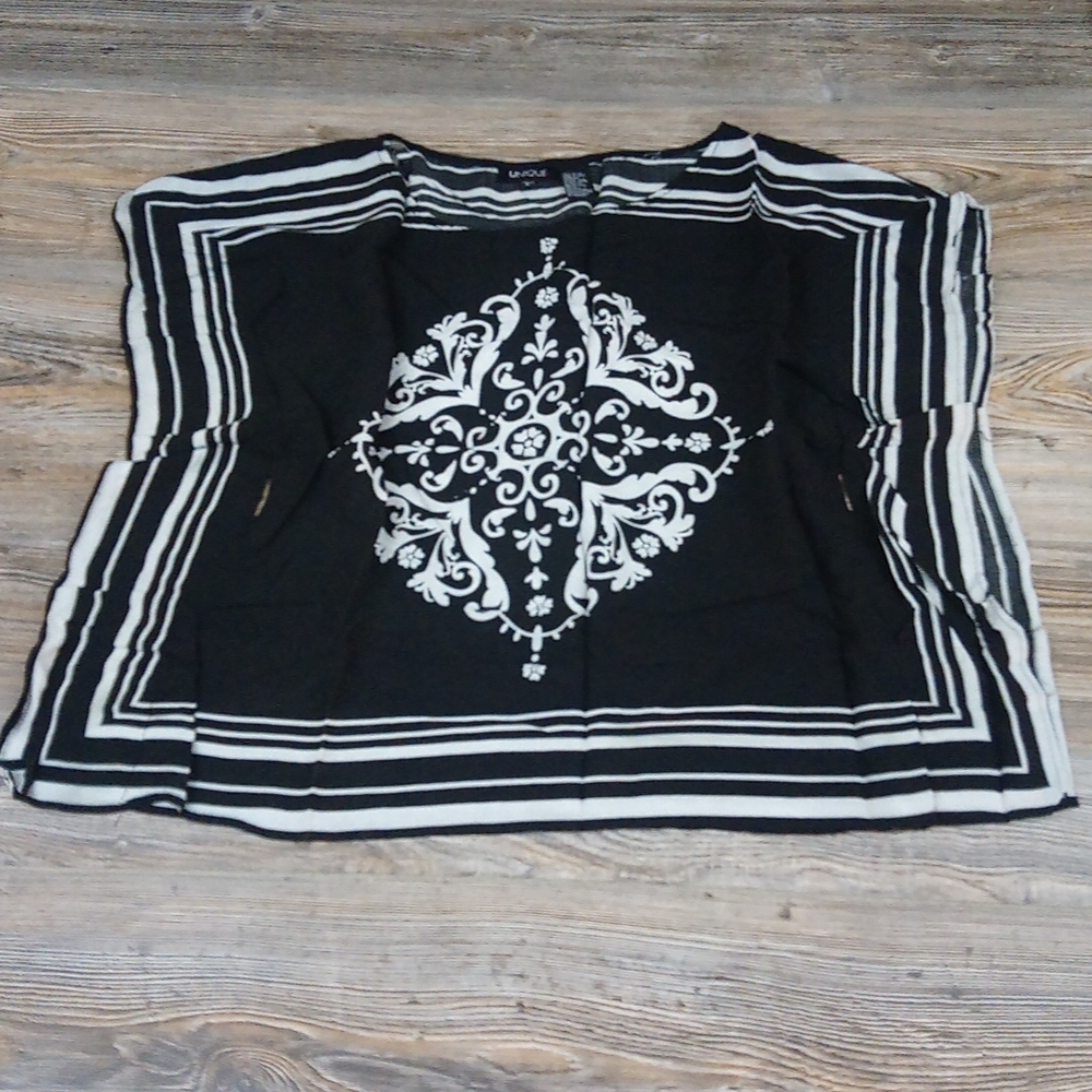 Flowy Eccentric Patterned Short Sleeve Blouse Top - image 1